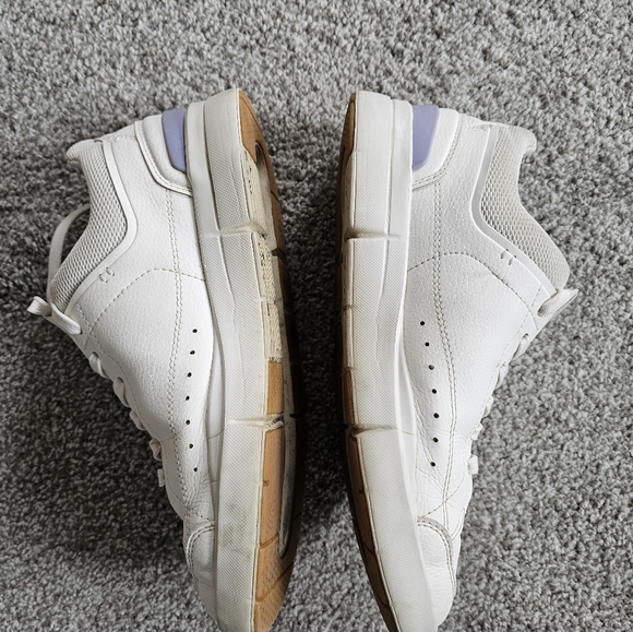 ON The Roger Centre Court Tennis Sneaker - Picture 4 of 9